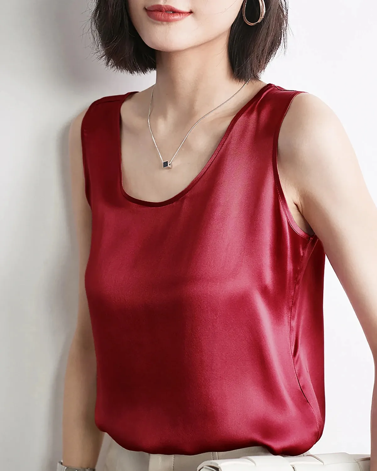 Women's Round Neck Sleeveless Silk Tank